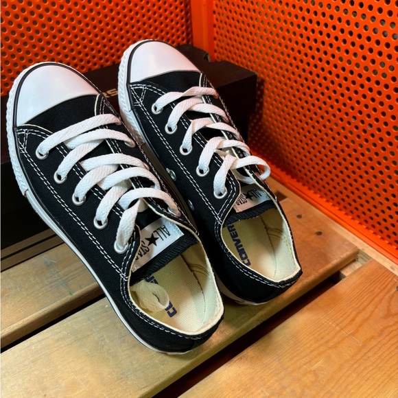 Converse Chuck Taylor Kids Low Top - Picture 3 of 7